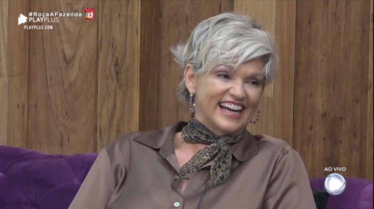 Andréa Nóbrega dá invertida em Lucas durante programa ao ...